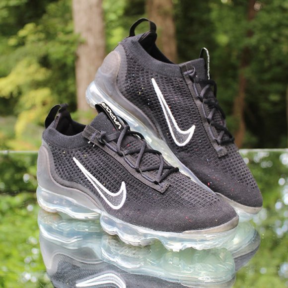 Nike Air VaporMax Flyknit 2021 Women’s Size 10 - Picture 3 of 12